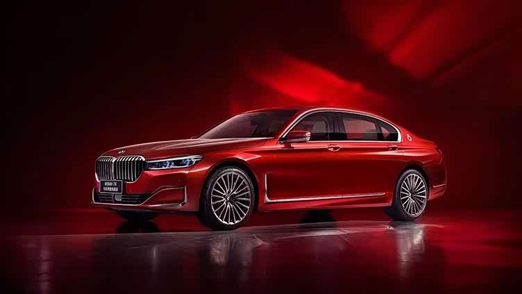 当然是宝马最懂的红色!