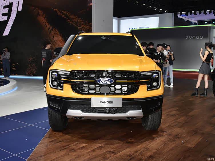 1458万起全新福特游骑侠ranger登场搭23t8at车长5370mm