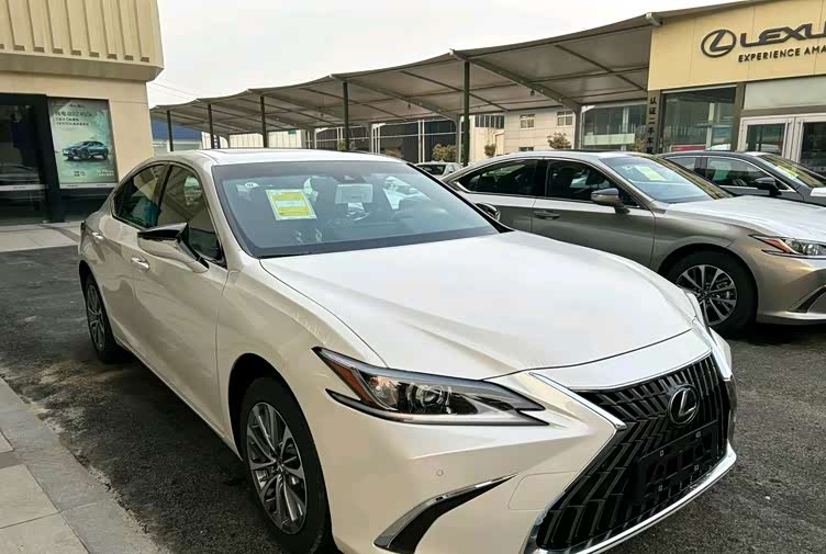 造型亭亭玉立!2023雷克萨斯es200车型品鉴,低配版或不足30万