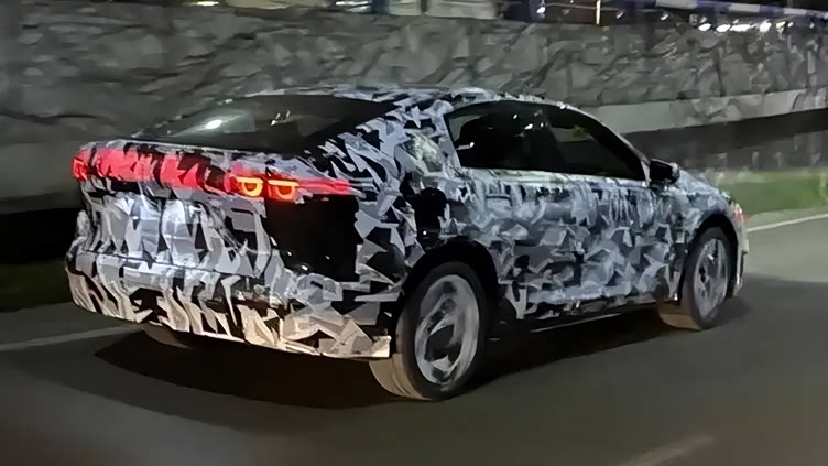 早在2022年3月,业内就有消息称,原计划的新马自达6项目已取消,马自达