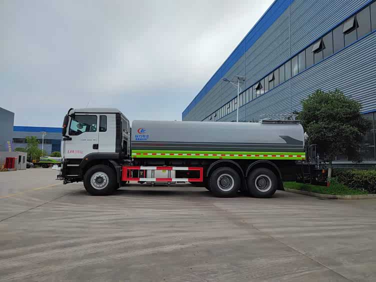 重汽汕德卡后双桥洒水车18方多功能洒水车19方园林绿化洒水车