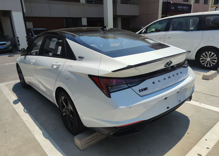 一月份大卖11301辆现代伊兰特销量持续火爆降价确实有效