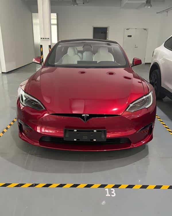 外观设计:保留经典设计,更具未来感