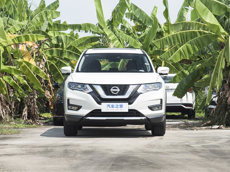 新奇骏在外观方面有显著突破,奇骏e-power车型亦继承了燃油版本精美