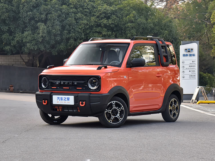 熊猫mini一款微型车可爱风格更受女性朋友欢迎