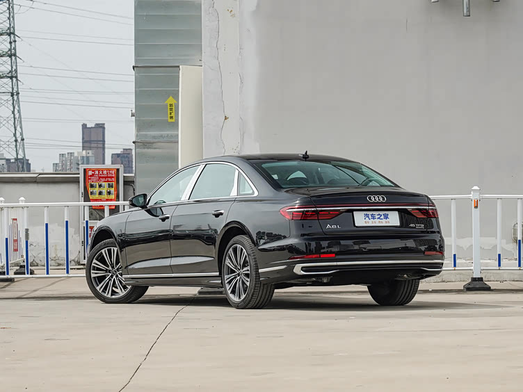 奥迪a8豪华轿车,展现强大气场与运动风范的完美融合