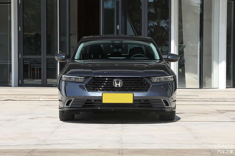 本田雅阁降至1248万车长4980mm15t发动机192马力油耗66l