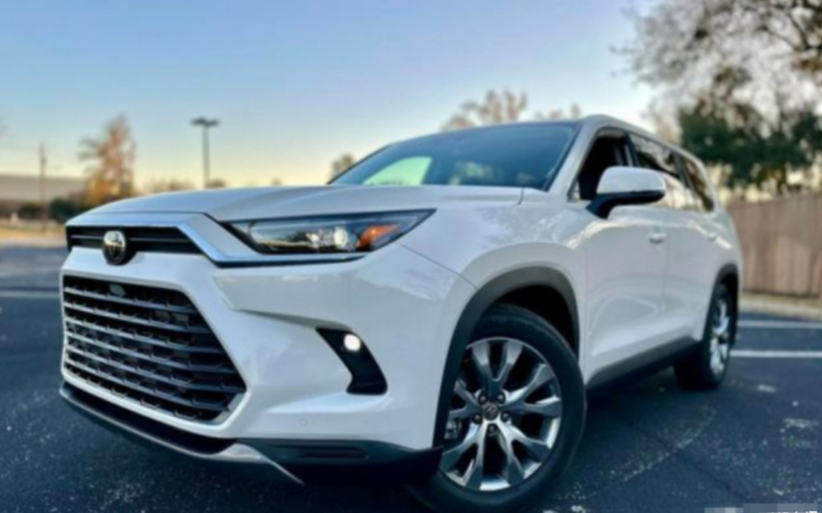 丰田全新suvgrandhighlander硬朗气质更大气宽敞