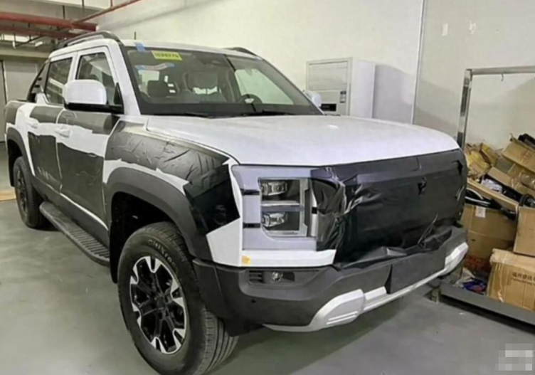 比亚迪皮卡新品亮相设计力量感十足有望搭载插混和纯电动力