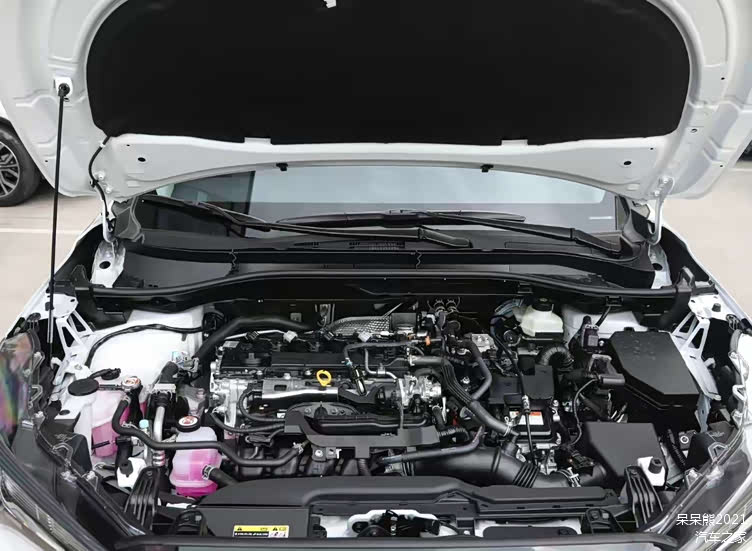 卡罗拉锐放在安全配置上全系标配7个安全气囊和toyota safety sense