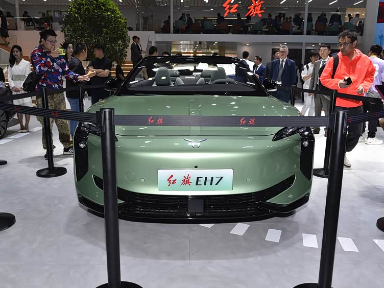 会量产吗?红旗eh7敞篷版亮相北京车展 预计售价超30万