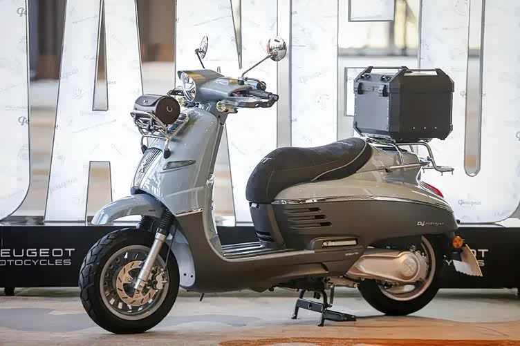 标致摩托声明这两款150踏板上市以后的价格不再调整,全球市场销售产品