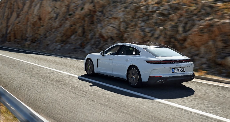 保时捷panamera新ehybrid车型官图发布将推出三款混动车型