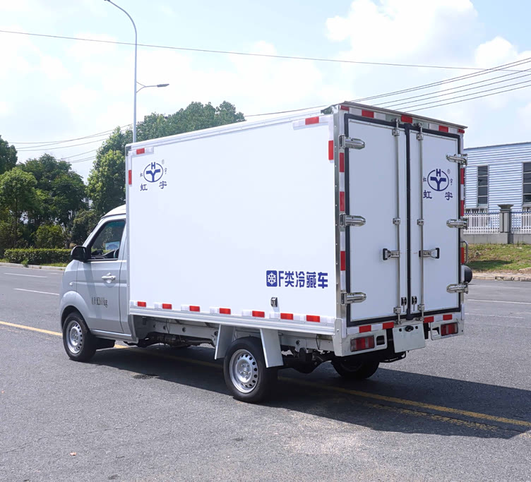28米华晨金杯t30冷藏车配置介绍