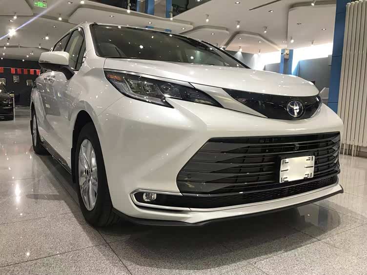 24款丰田塞纳全时四驱豪华商务车