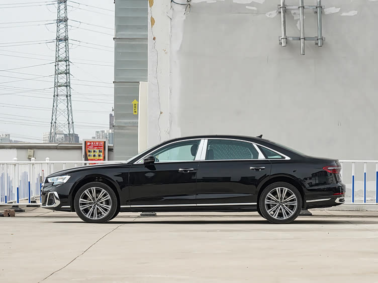 奥迪a8豪华轿车,展现强大气场与运动风范的完美融合