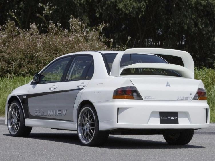 早在2005年,三菱就基于第9代evolution车型打造了miev纯电动车进行