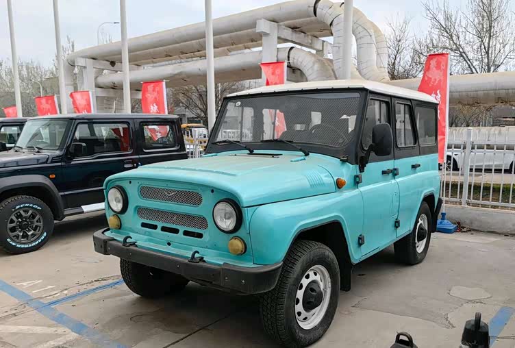 瓦滋猎人硬派越野车堪称穿越无界的越野传奇