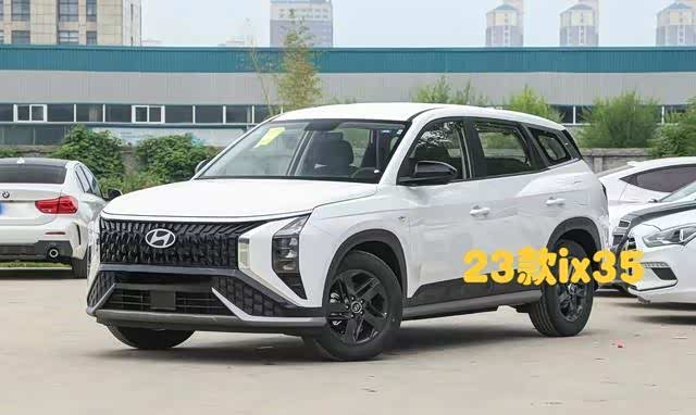 现场实车图21款现代ix35车型20升自吸版本更有性价比