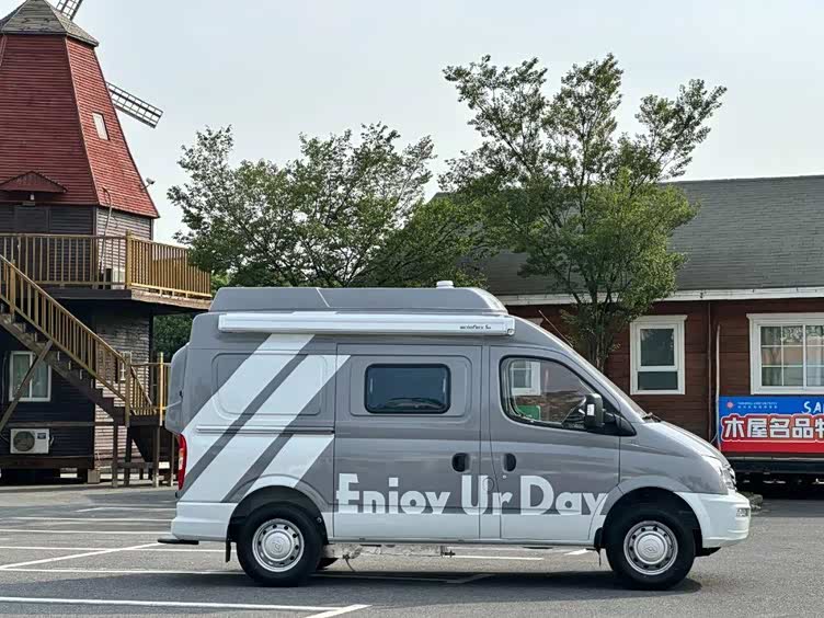 好男人首选房车既可以通勤代步拼事业也可以三口出游顾家庭