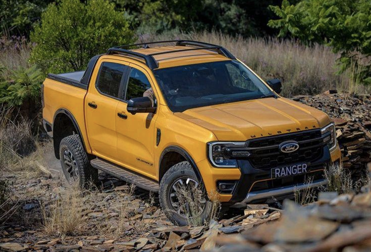 小号福特猛禽江铃ranger将于年底上市竖屏亮眼