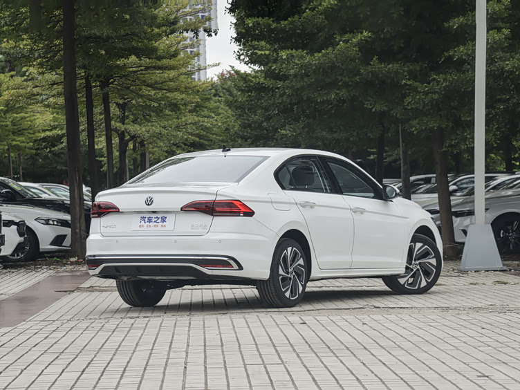 大众宝来外观个性运动内饰年轻活力