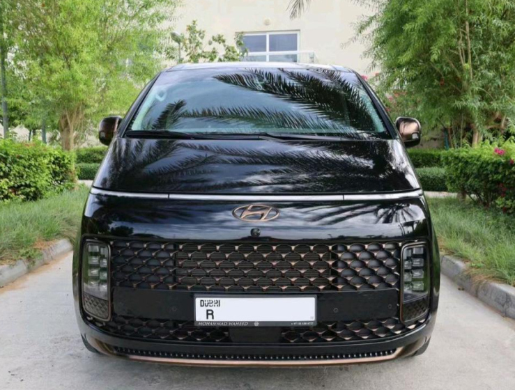 现代汽车全新子弹头实车豪华后排配大背投内饰堪比太空舱