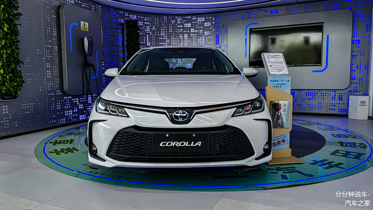 10万级家用稳妥的选择,体验丰田卡罗拉双擎