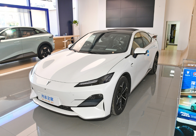 配置差异大性价比逆天1299万起的深蓝sl03荣耀版该怎么选