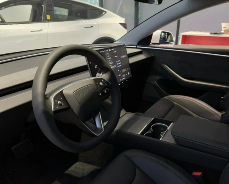 特斯拉model3详细解读导航实用性很高便利进出如何使用