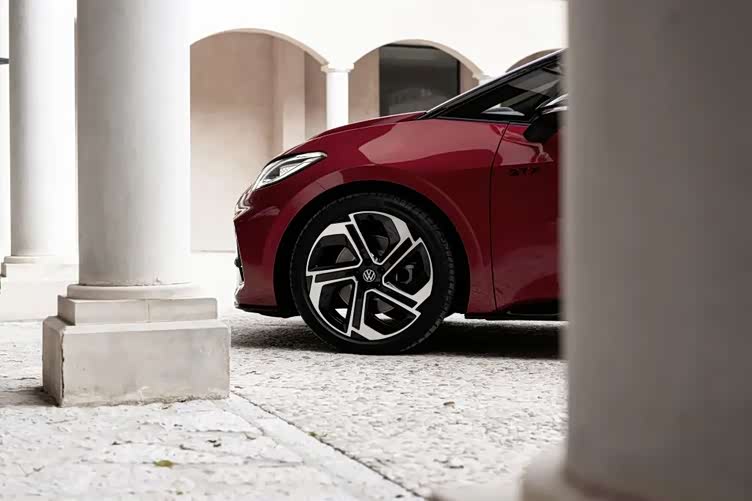 大众新款后置后驱小车零百加速56秒欲取代gti的位置