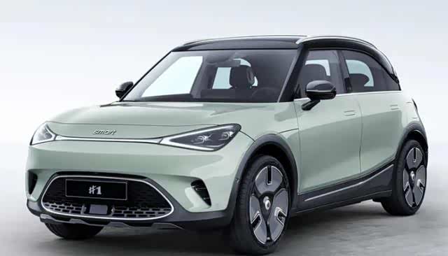 配备电池温度控制系统,绝对是smart历史上最大的车型哦,设计方面采取