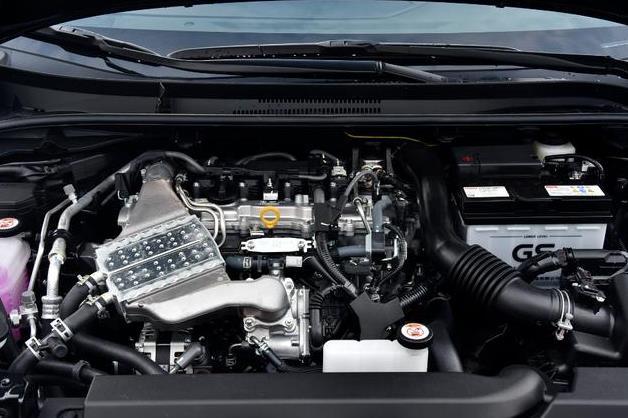 20l引擎采用自然吸气方式,它依靠汽缸容积来提供动力相比之下,2
