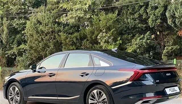 车长超5米配v6动力质感不逊奥迪a6l全新起亚k8亮相气质出众