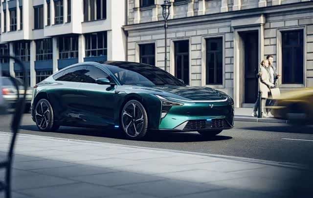 领克首款纯电轿车