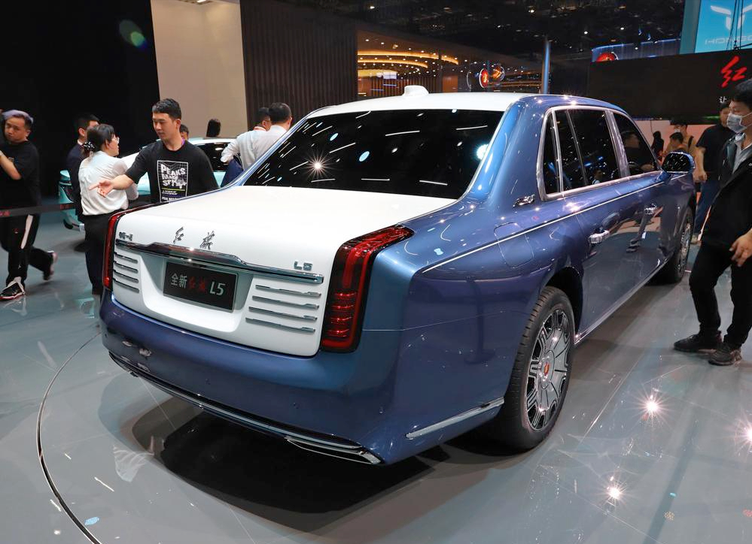 马来西亚国家元首获赠新车成为全球首位全新红旗l5车主