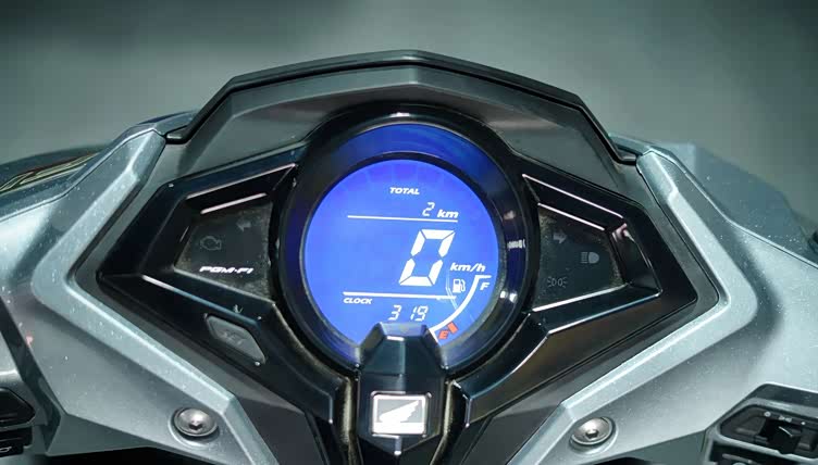 新大洲本田裂行125还值得选吗?其实可以捡漏,因为迟早会降价