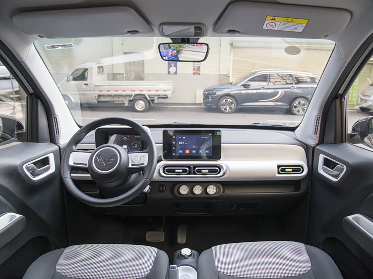 时尚与科技的完美结合,五菱宏光miniev引领潮流