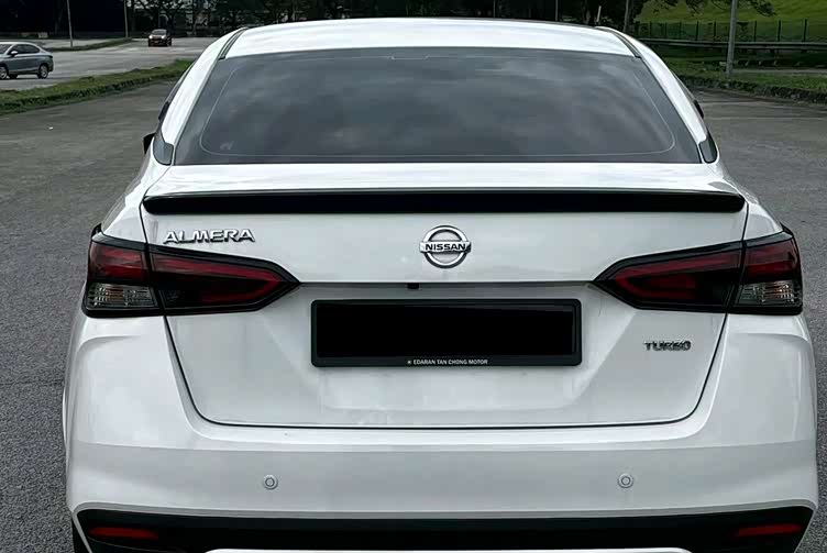 新款日产阳光家用轿车海外版温馨舒适驾驭未来的家庭之选