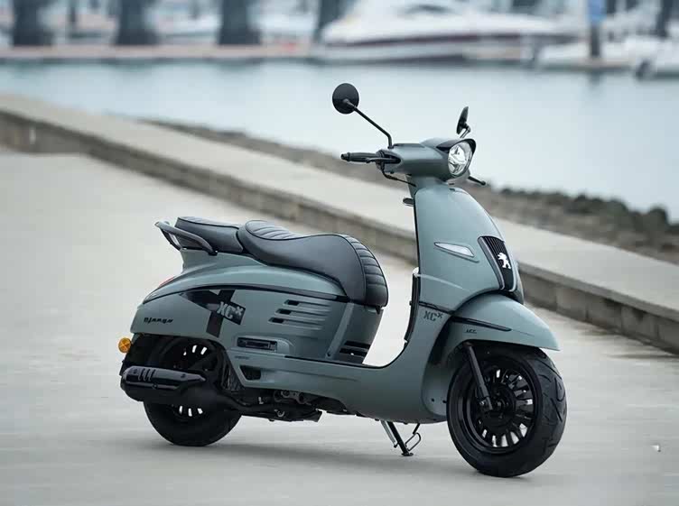 标致sf4 的价格或许不是最优项,但对于喜欢这辆车的人来说,13800元的