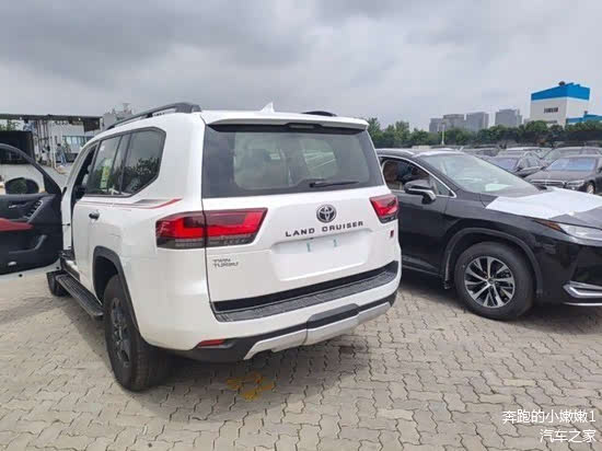 港口淡季降价23款丰田酷路泽3500gr赛道版越野性能解析