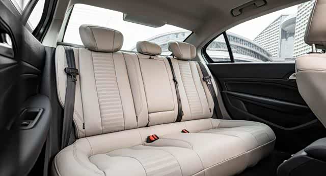 不要总以老眼光看车新logo新外观新东风标致408展示法式浪漫