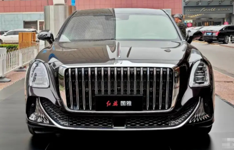 入门110万!一汽红旗"国雅"到店实拍图,将对标迈巴赫