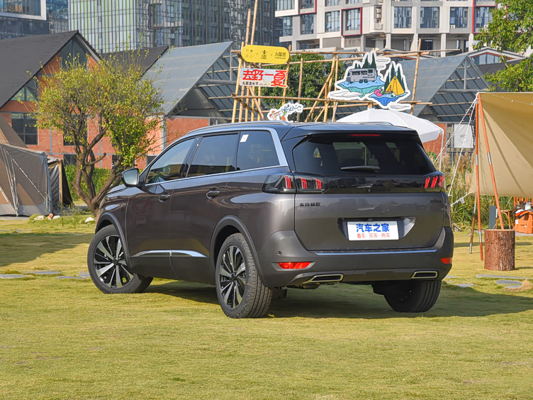 标致5008全系配18t8at1787万起售211马力