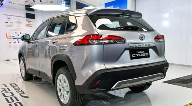 新款丰田卡罗拉cross搭载18l混动前脸更时尚前卫