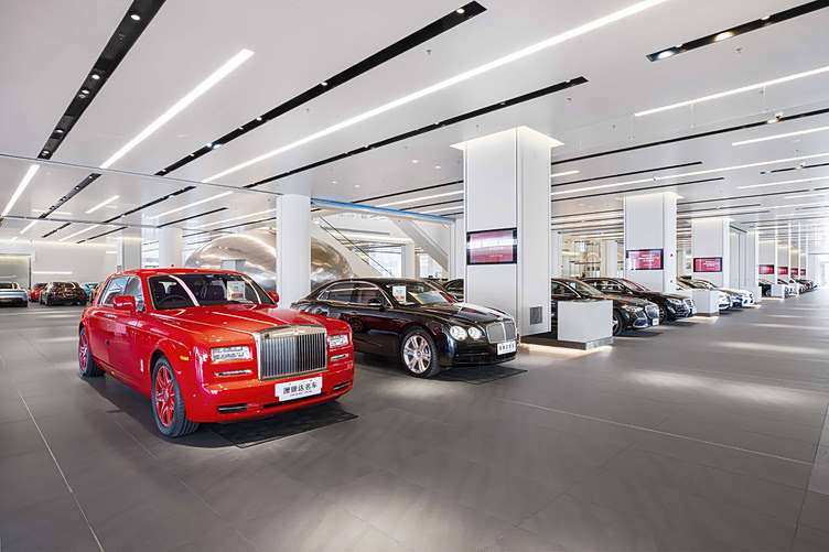 10万㎡超大面积西南最大二手车交易地标正式亮相