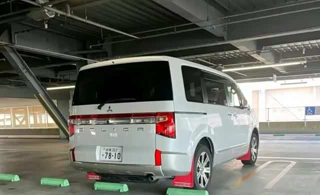 实拍三菱得利卡搭载22t柴油动力号称能越野的mpv