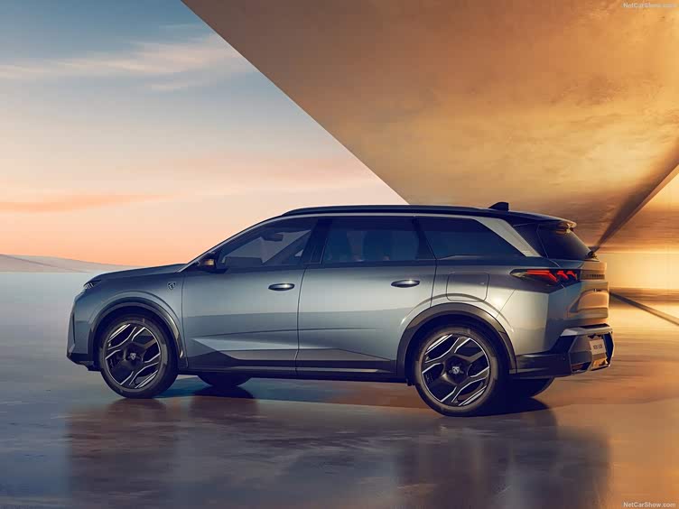 能否原汁原味引进国内?全新标致5008发布  |  星车场