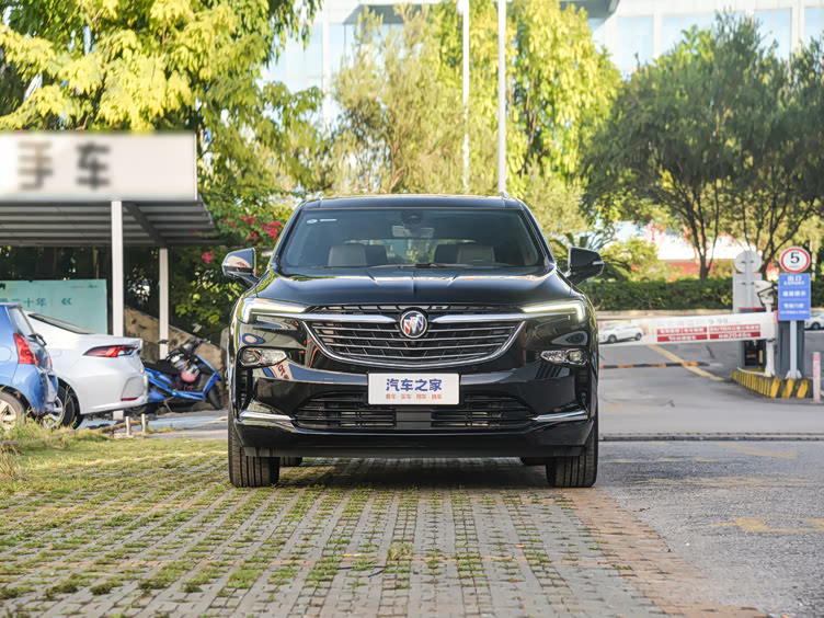 别克昂科旗配20t四驱提供67座可选