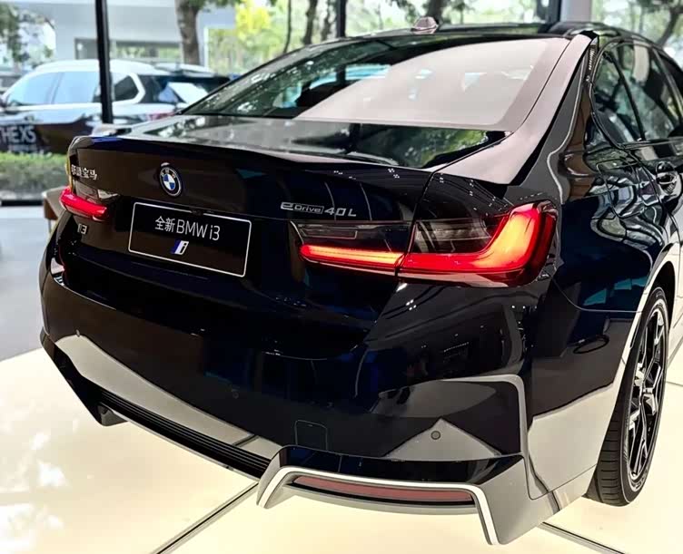 直降15万豪车卖成白菜价双电机340ps挂宝马标比汉便宜